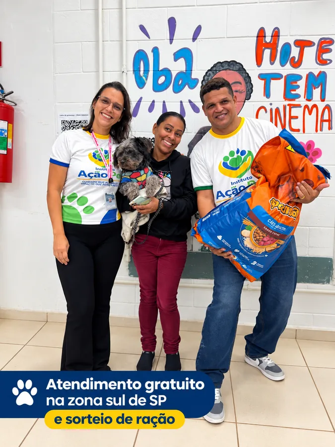 Entrega de ração em ação comunitária
